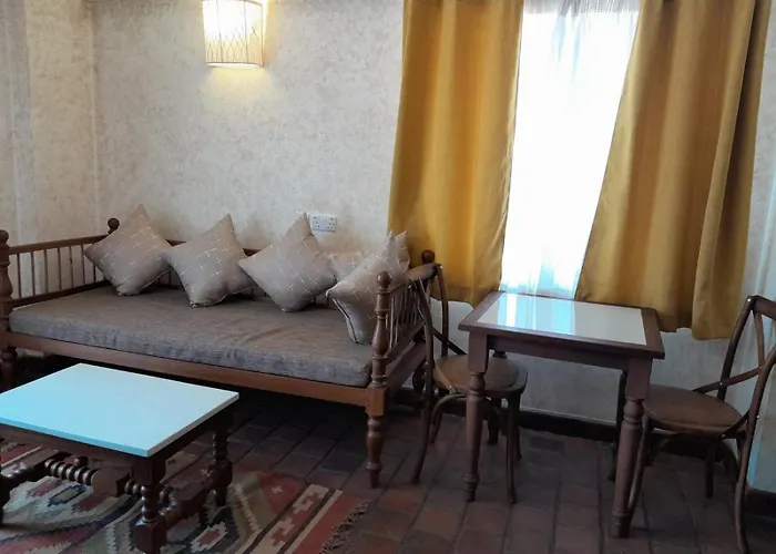 Woodmere Grand Hotel & Serviced Apartments