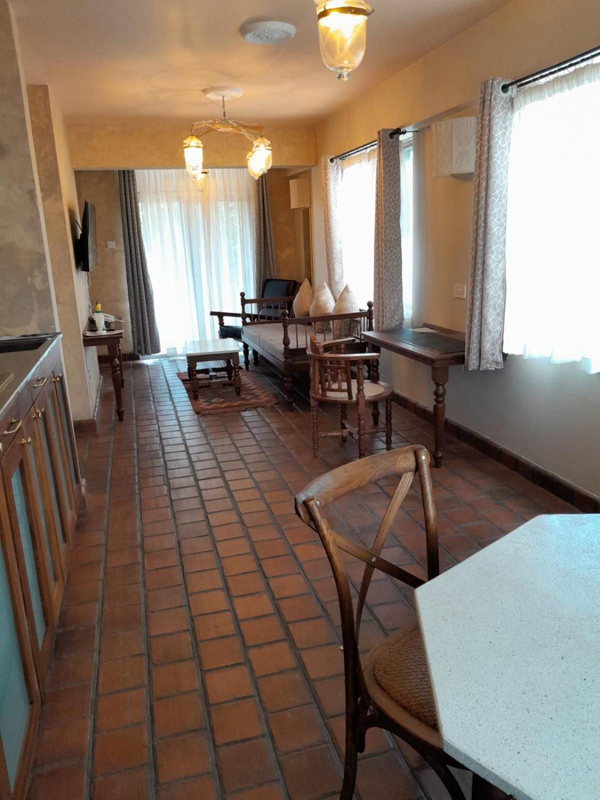 Hotel Woodmere Grand Hotel & Serviced Apartments